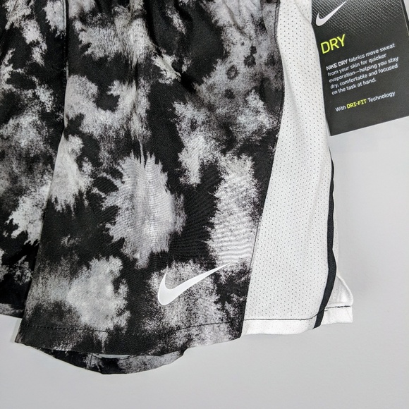 Nike Girls Dri-Fit Shorts NWT - Picture 3 of 3